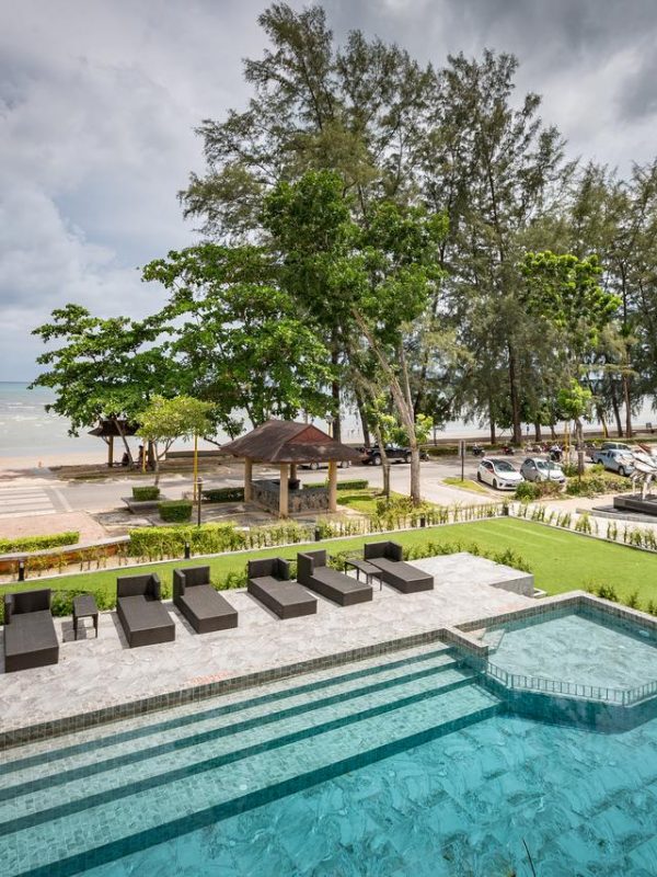 Maneetel Kabi Beachfront